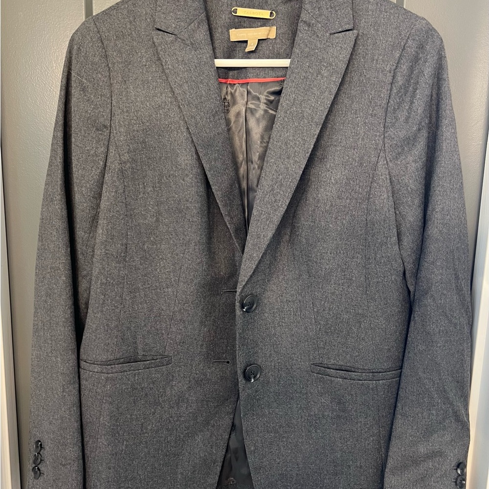 Talbots Women’s Blazer. Italian wool. Size 4. Gray. Careerwear. Classic